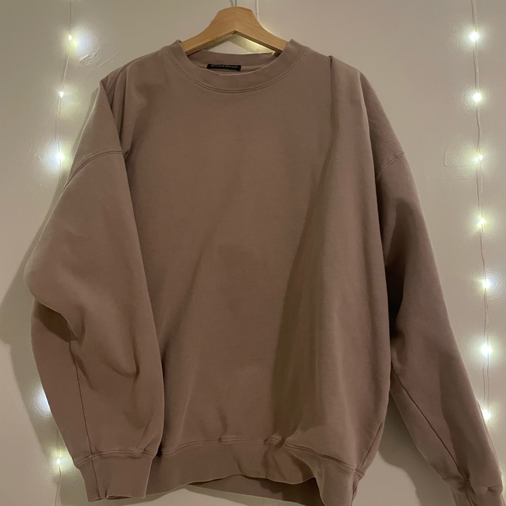 BRANDY MELVILLE CREWNECK